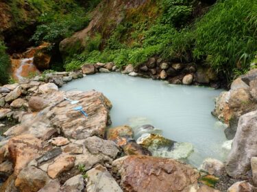 燕温泉　河原の湯